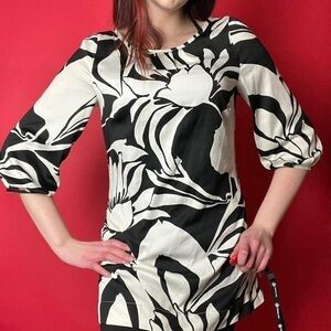 Loose fit black and white mid sleeve dress 
top🖤🤍​​​​​​​​​​​​​​​​​​​​​